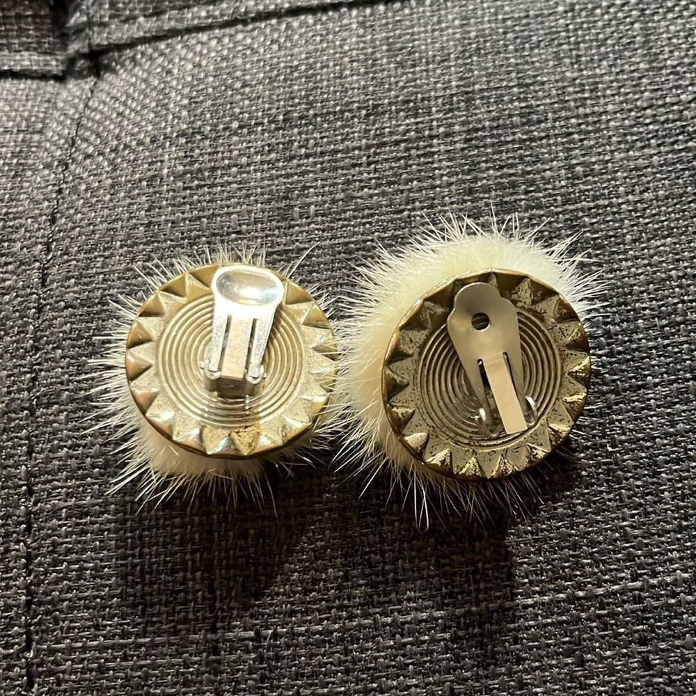 Vintage Cream Fur Pom-Pom Clip-on Earrings - Picture 6 of 15